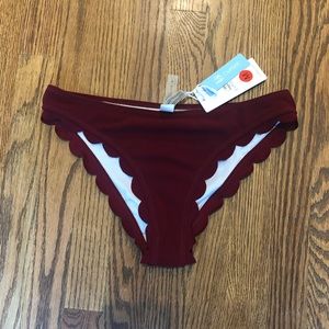 NWT Cupshe swim bottoms scalloped edge size Med Maroon
